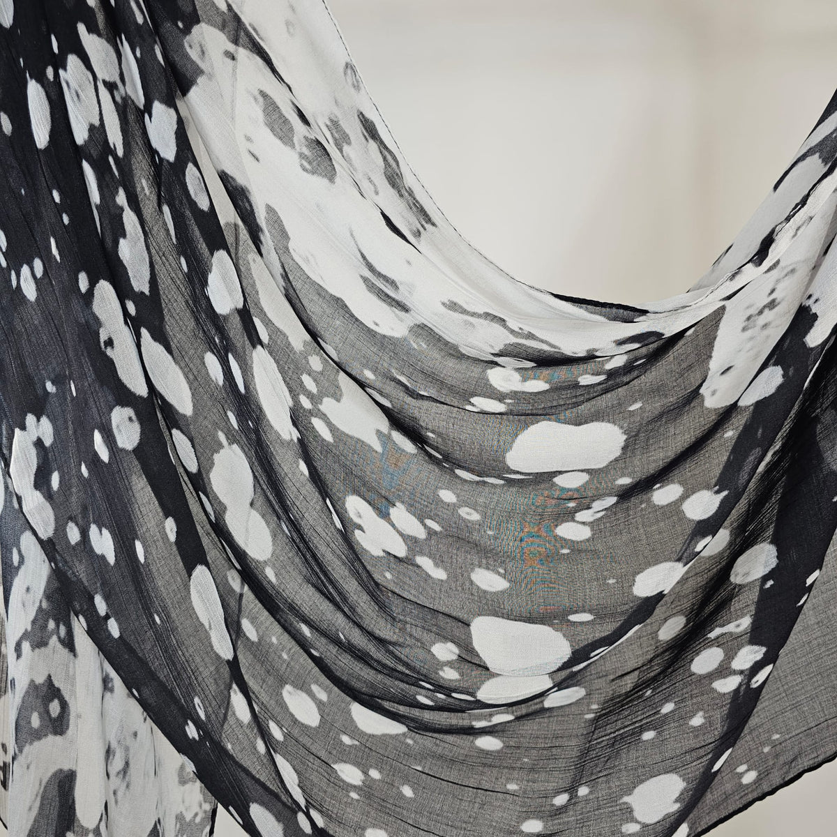 Modal Printed Black & White Splash