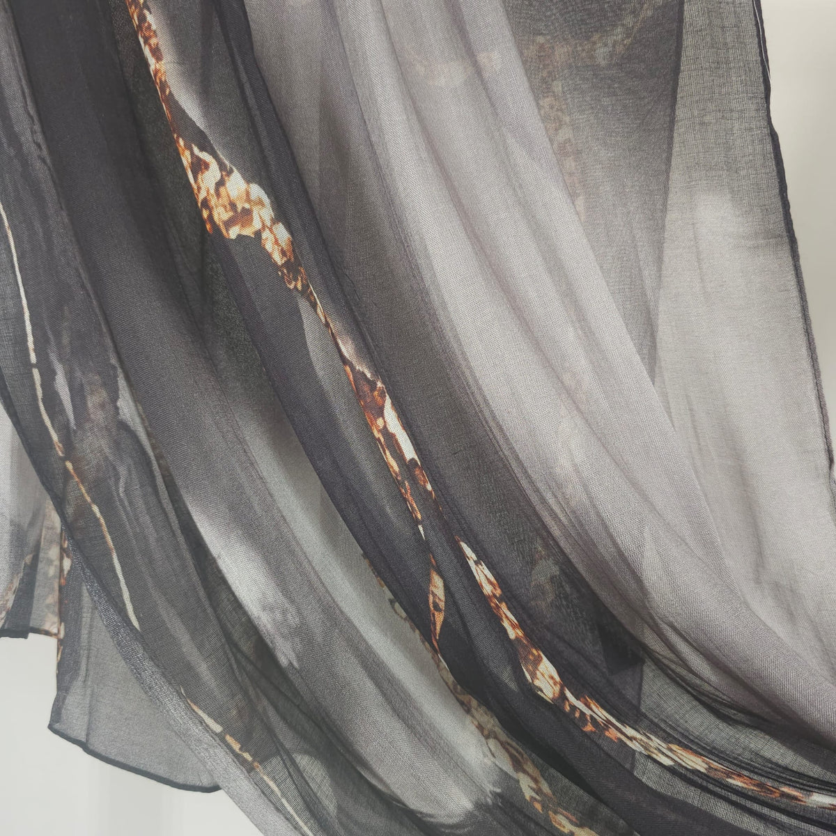 Modal Printed  Charcoal Gold Marble